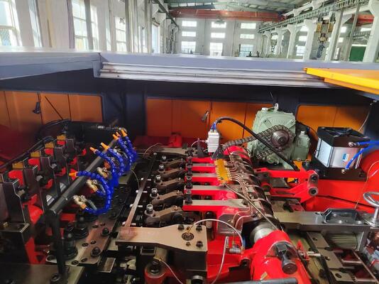 DURA Brand Blind Rivet Cold Heading Machine High-precision 380V Rivet Making Machine voor roestvrij staal 5-die 5-blow type