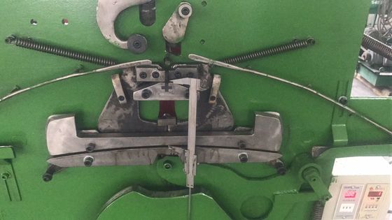 De automatische Wasserij Gegalvaniseerde Hanger die van de Staaldraad Machine maken